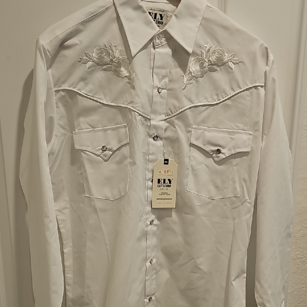 Ely CATTLEMAN Embroidered Western White shirt Size M NWT